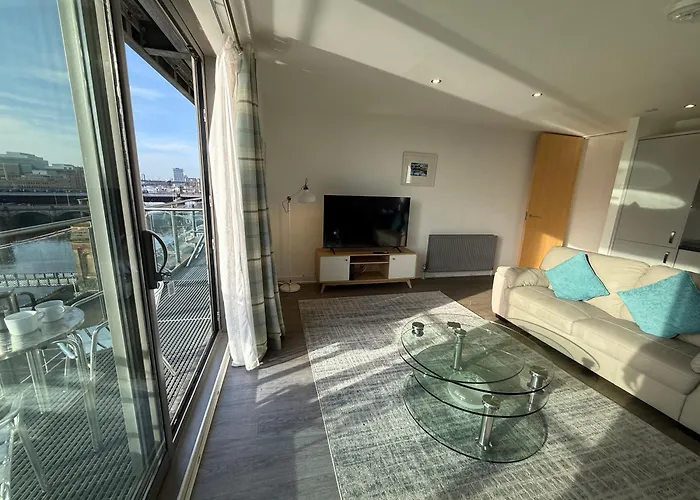 Principal - Clyde Waterfront 아파트 *