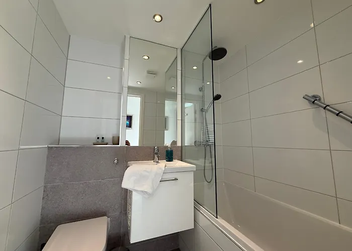 Principal - Clyde Waterfront * Glasgow