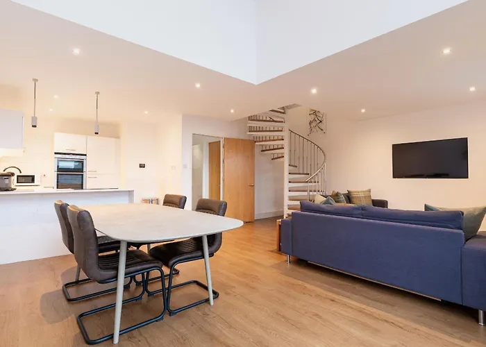 Centre With Free Secure Underground Parking