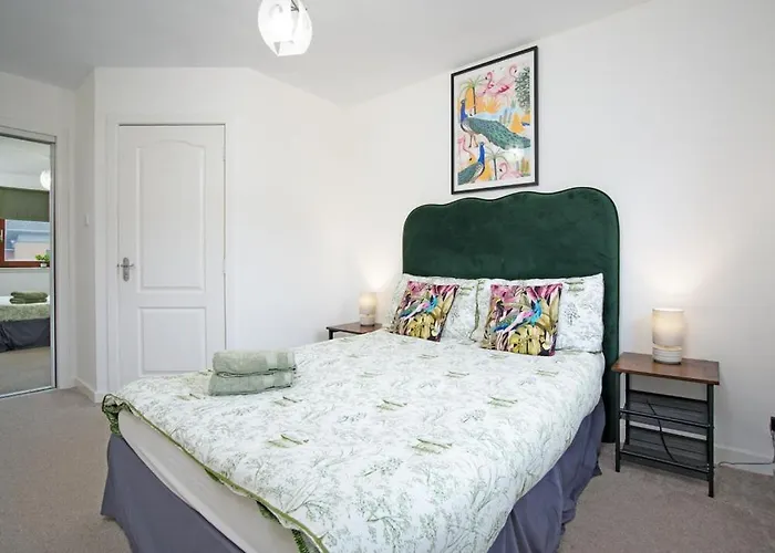 2bed East End Gem With Free Parking *