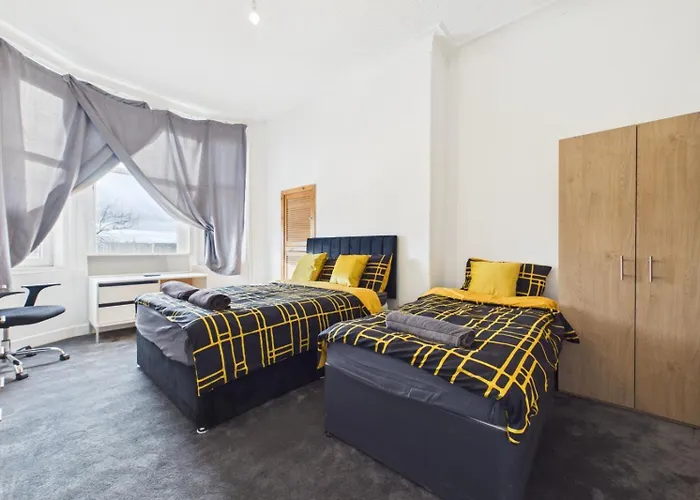 West End Traditional Flat With Free Parking *