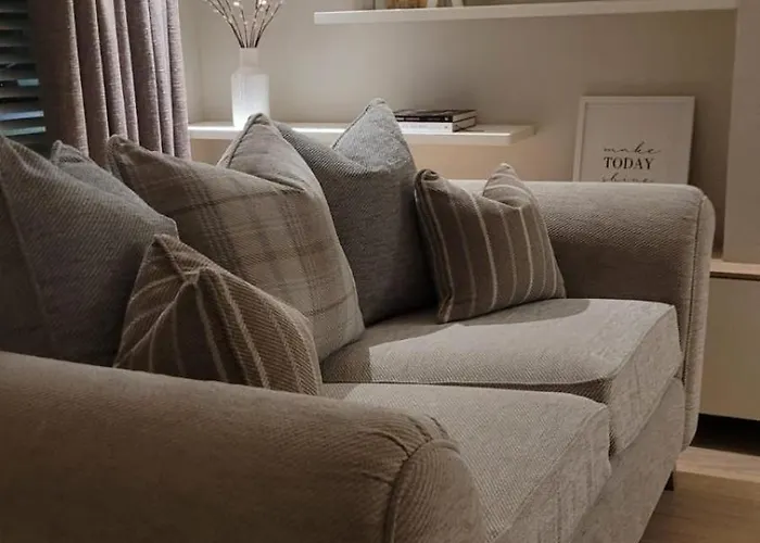 別荘 Stylish, Modern 3 Bedroom House, Free Parking X 2 *