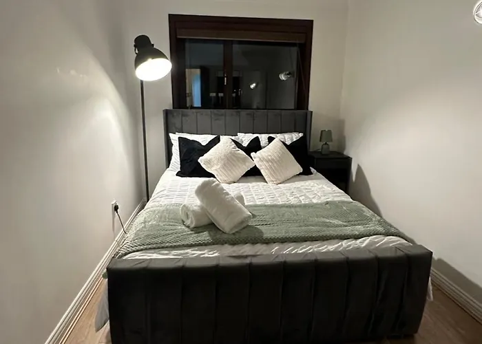 Hydro Secc House 10 Minute Walk *