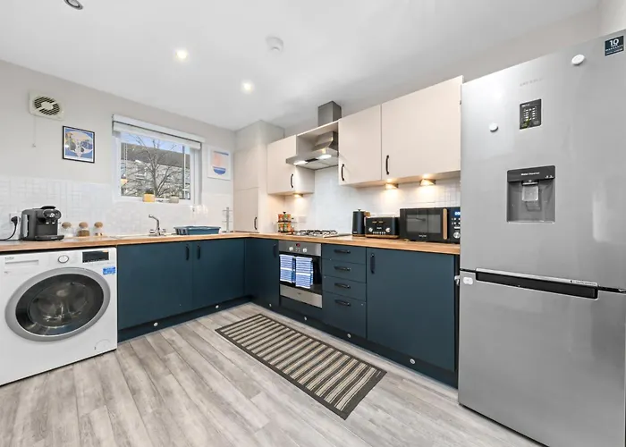 Feriehus Urban Elegance - Spacious 5-bed In