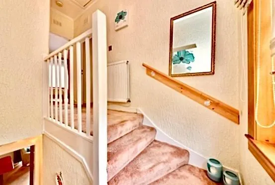 Cosy 2-bed * Glasgow