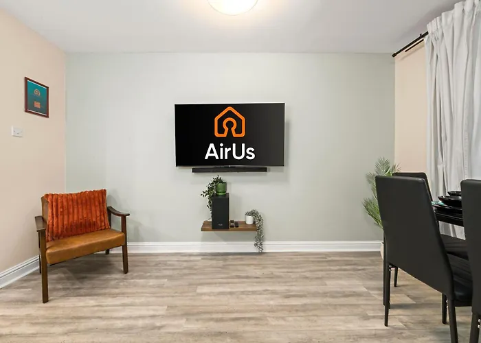 Urban Elegance - Spacious 5-bed In *