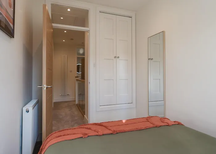 בית נופש Henderson House - West End 3 Bedroom Family