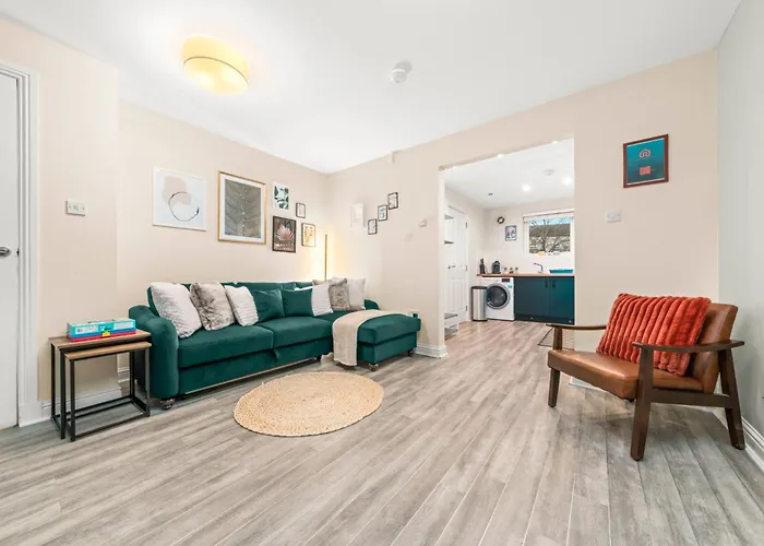 Urban Elegance - Spacious 5-bed In Glasgow