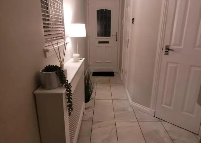 Stylish, Modern 3 Bedroom House, Free Parking X 2 * Glasgow