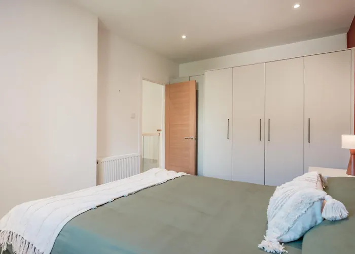 Henderson House - West End 3 Bedroom Family בית נופש גלאזגו