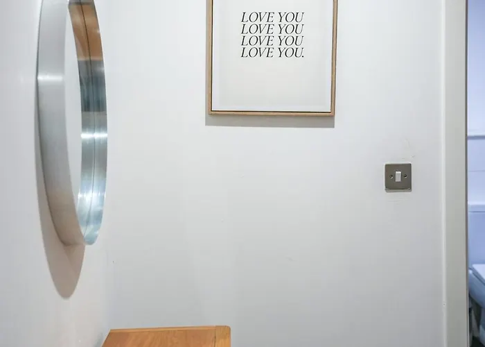 بيت للعطل The Lancefield Luxe *