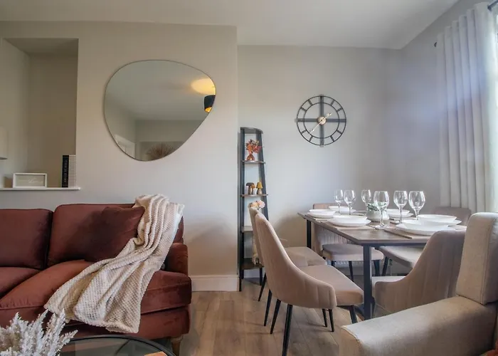 Pinkerton House - 3 Bed Rutherglen *