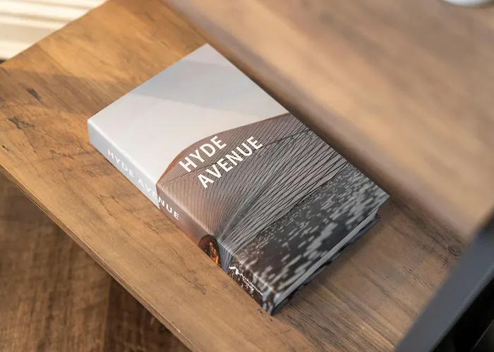 Urban Elegance - Spacious 5-bed In グラスゴー