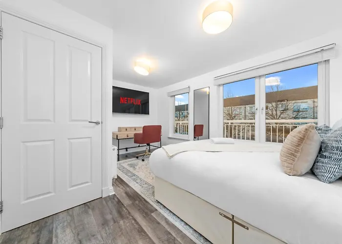 Feriehus Urban Elegance - Spacious 5-bed In Glasgow