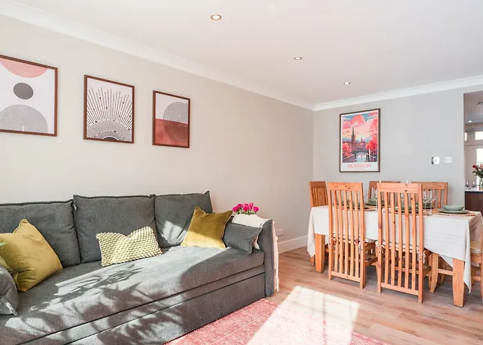 Henderson House - West End 3 Bedroom Family * Glasgow