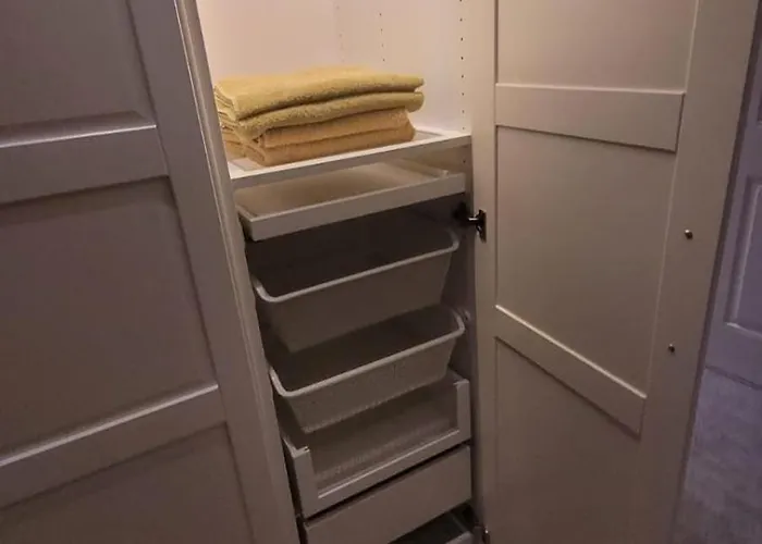 別荘 Stylish, Modern 3 Bedroom House, Free Parking X 2 *