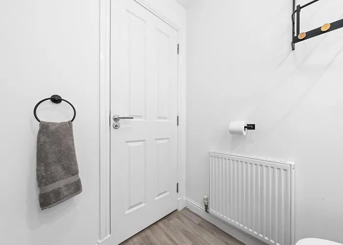 別荘 Urban Elegance - Spacious 5-bed In *