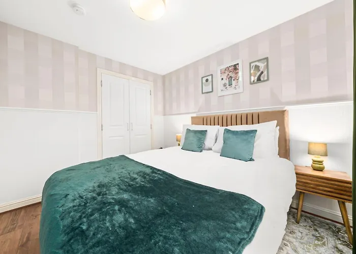 Urban Elegance - Spacious 5-bed In Glasgow