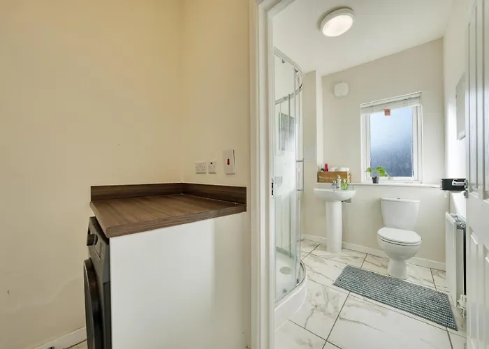 Stylish And Morden 3bed House Centre גלאזגו