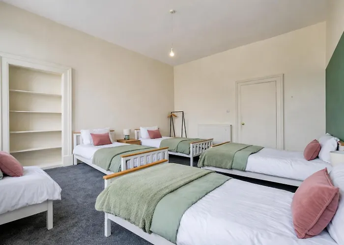 Apartamento Group 4br Sleeps 11 Spacious With Parking Glasgow