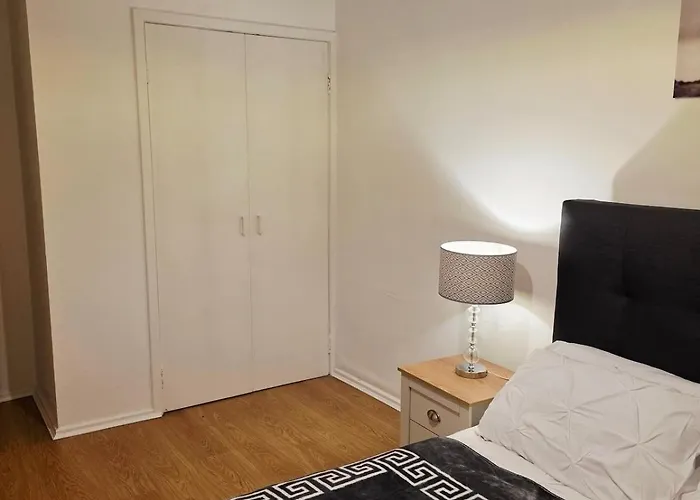 Cozy 2bed Flat In Center Apartment *