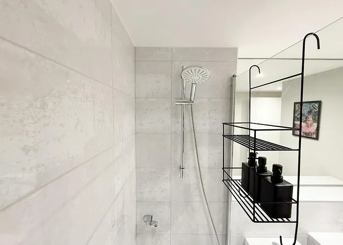 2-bed Flat In East End גלאזגו