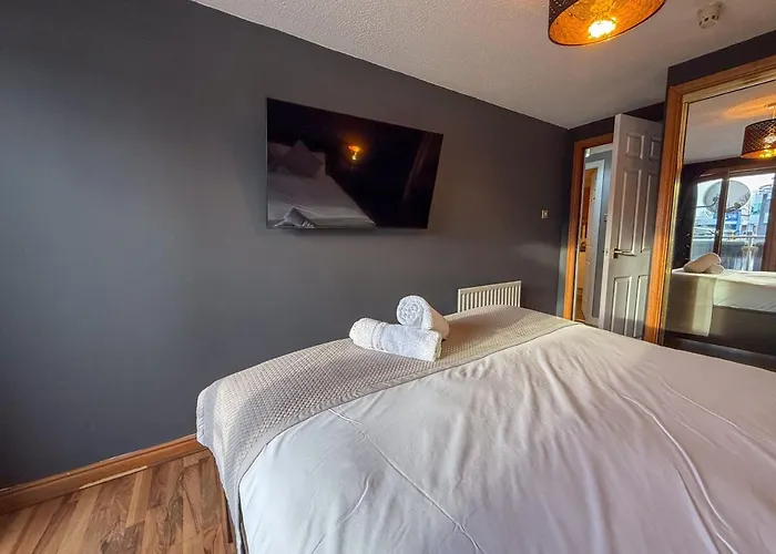 Riverside 1bd - Balcony & Parking Hydro Secc Apartamento Glasgow