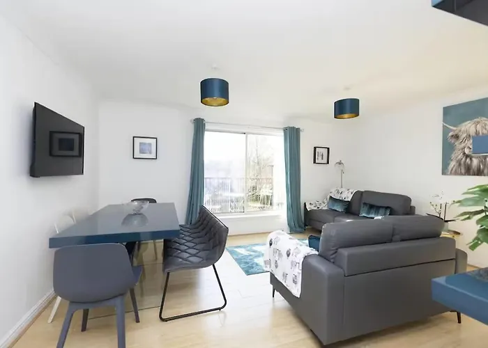 Bright 3 Bed Overlooking The Clyde Sec & Hydro Глазго