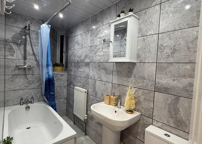 Centre New * Glasgow