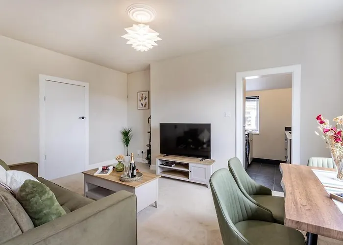 Modern 3 Bedroom In Kings Park *