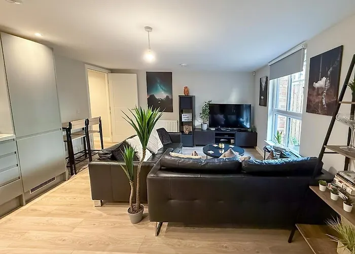 2-bed Flat In East End