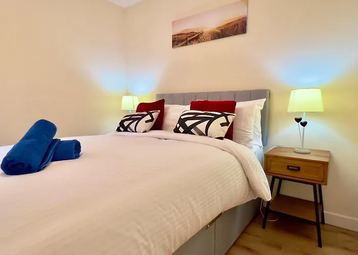 Garden-view 2br - Free Parking & Wifi Apartment