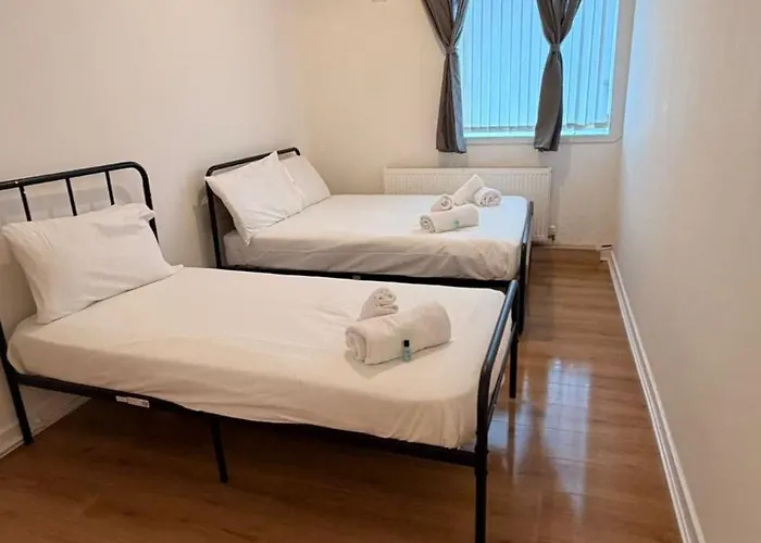 Acorn Spacious Apartment