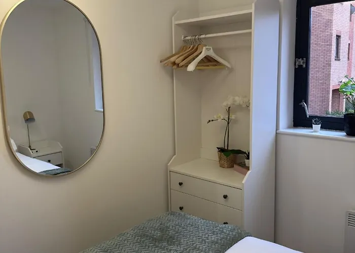 2br Sleeps 4 Albion Gate Centre Apartment *