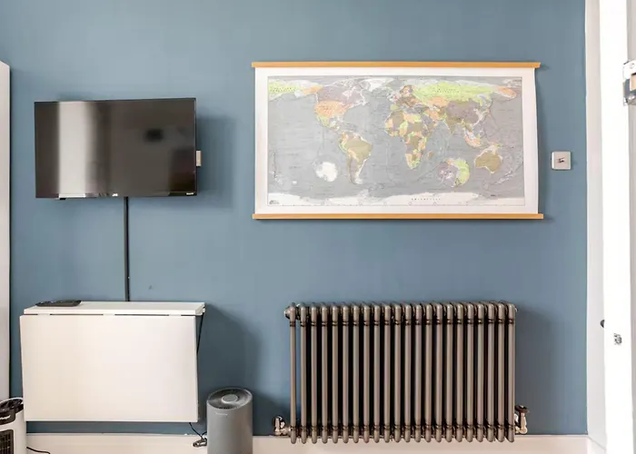 Warm Upgraded Top-floor Flat In Finnieston * グラスゴー