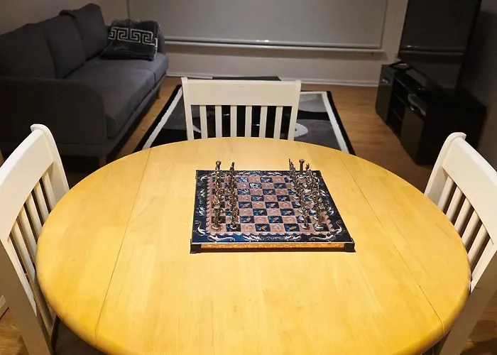 Cozy 2bed Flat In Center