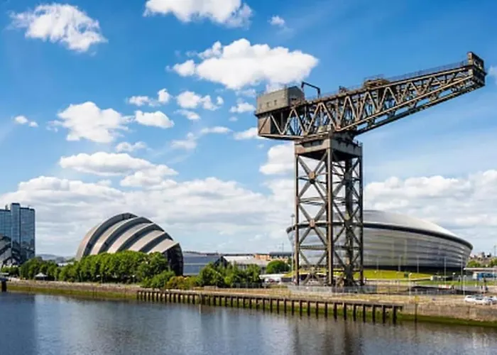 Modern&stylish Centre With Parking Glasgow