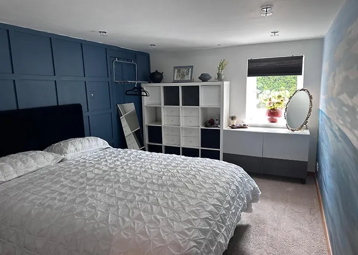 Apartment Peaceful And Stylish Garden Flat Close To Transport And Centre *