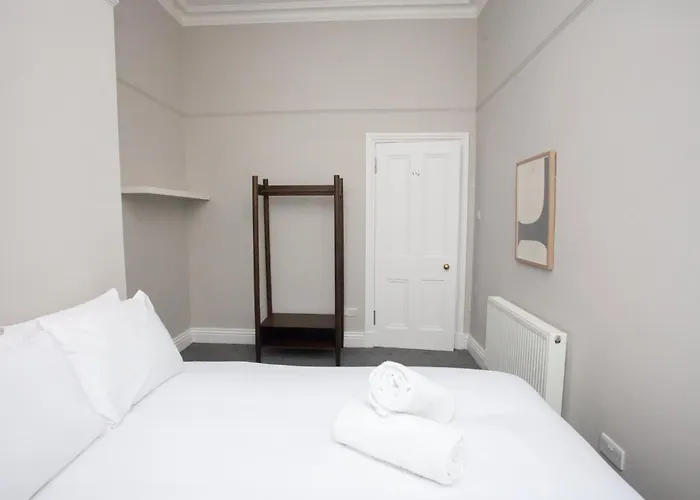 Stylish Southside 2 Bedroom Flat With Free Parking 아파트