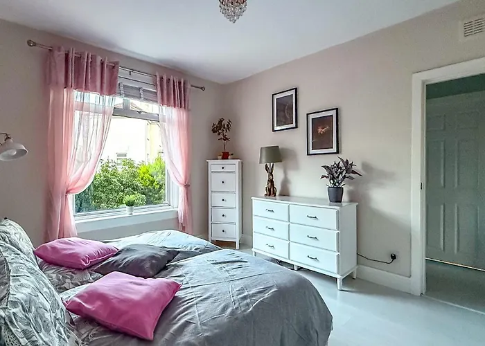 Quite And New House, Commore Drive Apartment Glasgow