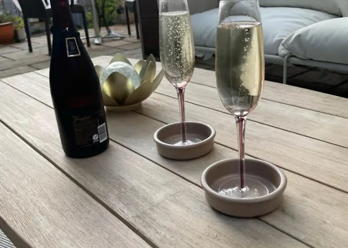 Apartment Peaceful And Stylish Garden Flat Close To Transport And Centre *