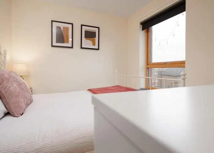 2br With Parking Near Southside And Queens Park * Glasgow