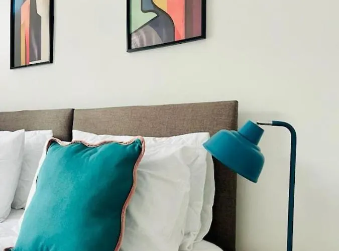 Clyde Fifty Two - * Glasgow