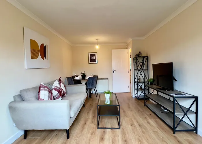 Garden-view 2br - Free Parking & Wifi