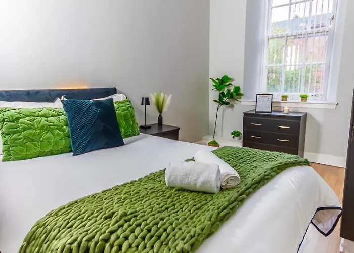 Free Pool Table Cinema Tabletennis Airhockey Appartamento Glasgow