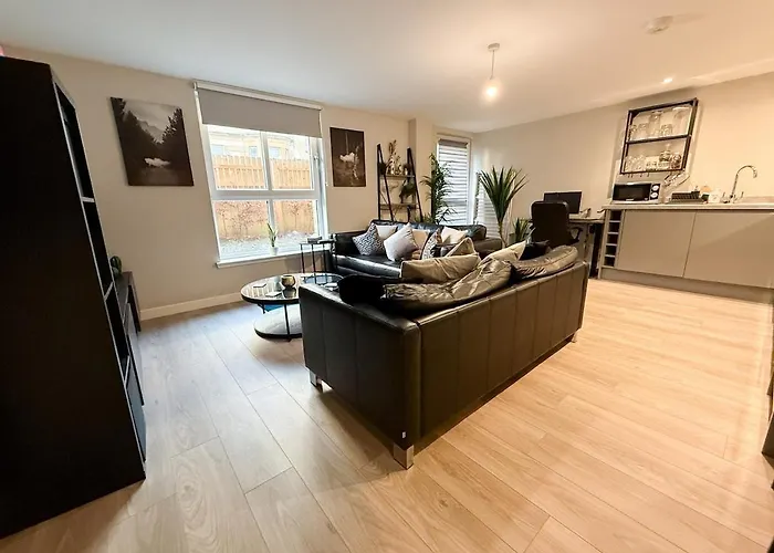 2-bed Flat In East End غلاسغو