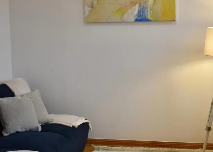 Luxury Historic City-centre Flat & Free Parking *