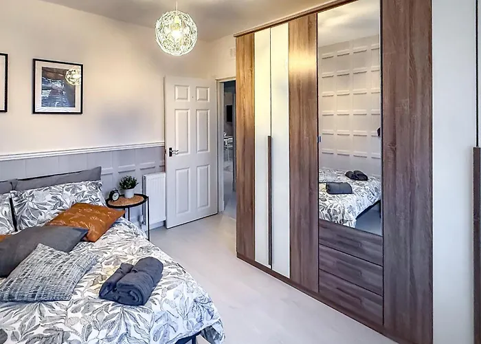 Quite And New House, Commore Drive Apartment *