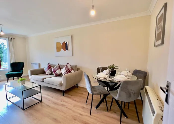 Garden-view 2br - Free Parking & Wifi *