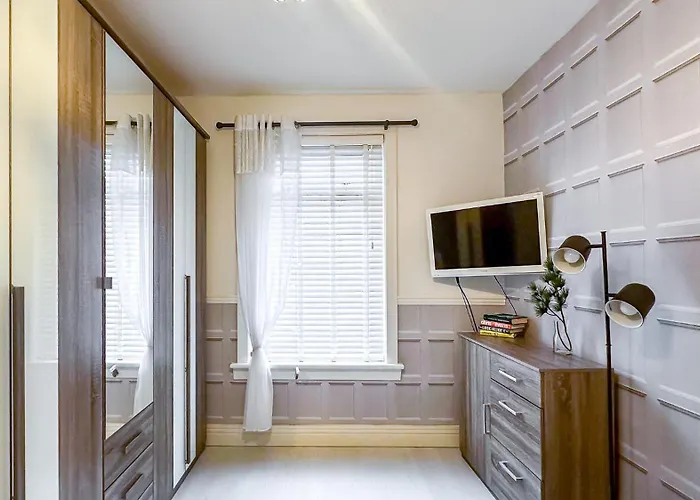 Quite And New House, Commore Drive Apartment Glasgow